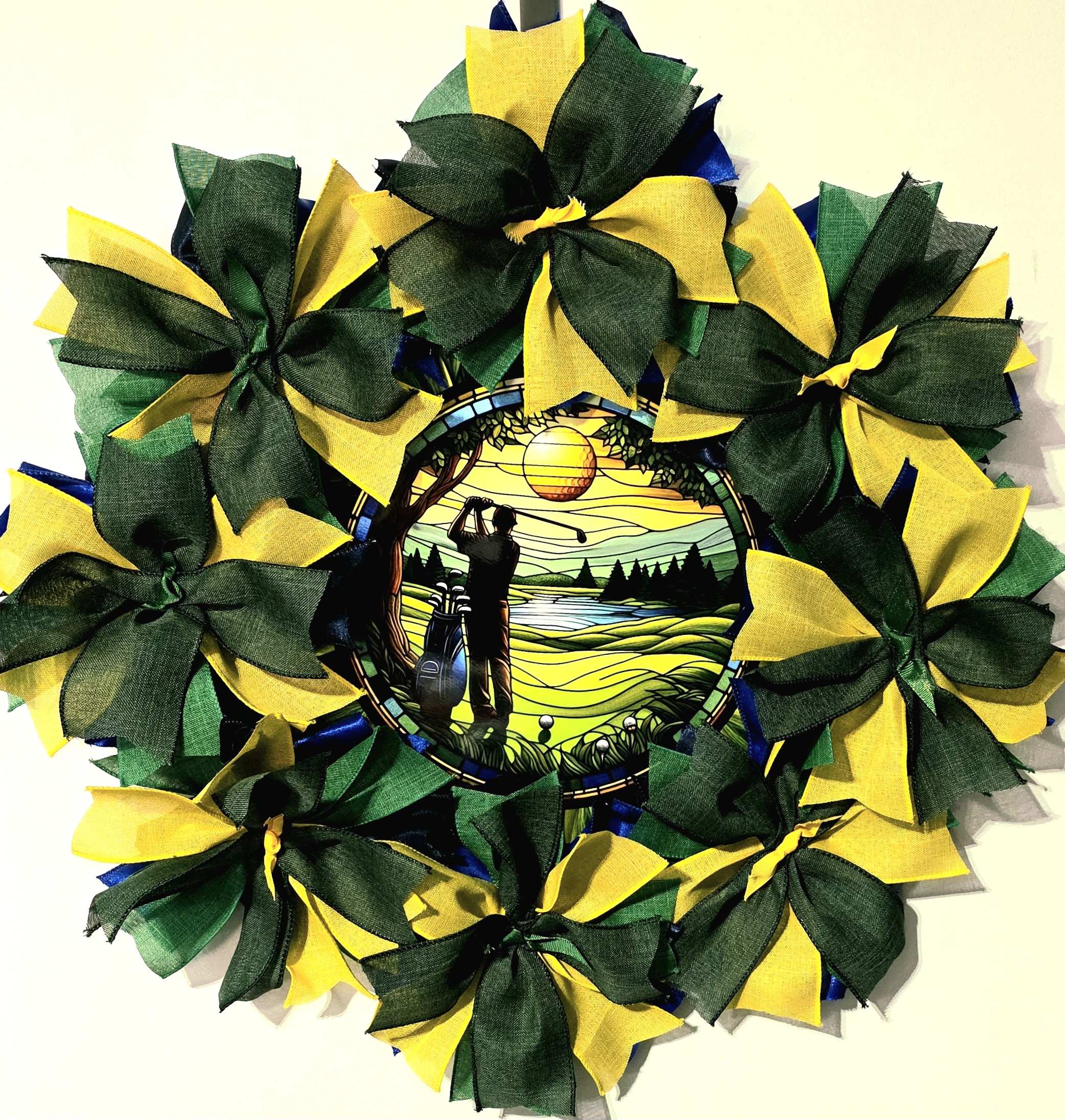 Outdoor switchable wreaths